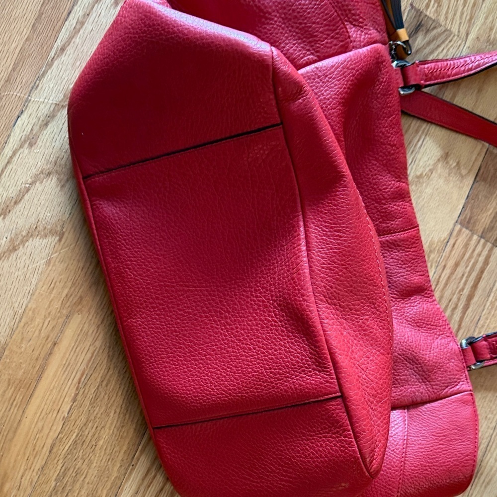 Coach Vibrant Red Shoulder Bag wonderful condition many compartments zip closure - Picture 11 of 12